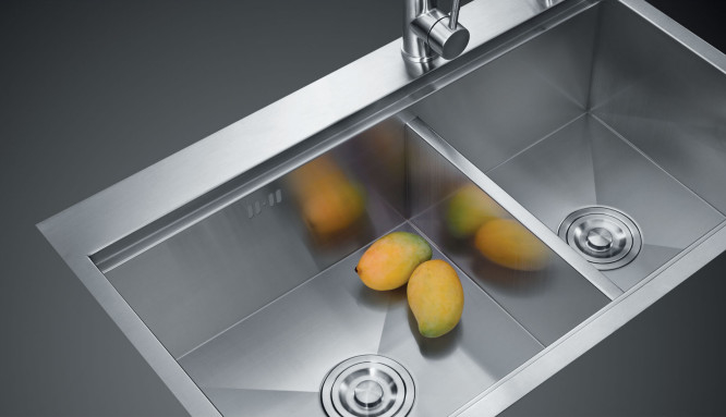 Silberfarbene Edelstahl-Werkwaschbecken Doppelschalen Luxus-Küchenwaschbecken